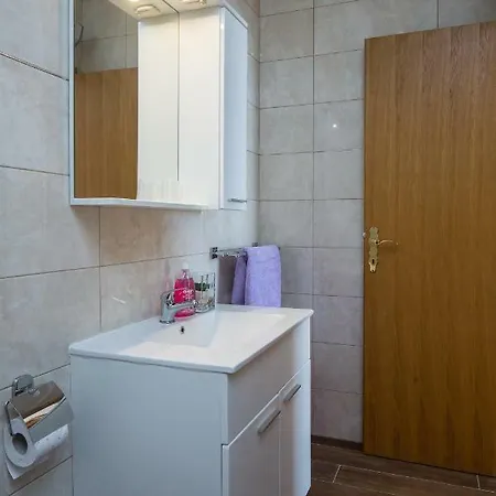 Apartman Saric Denis アパート *